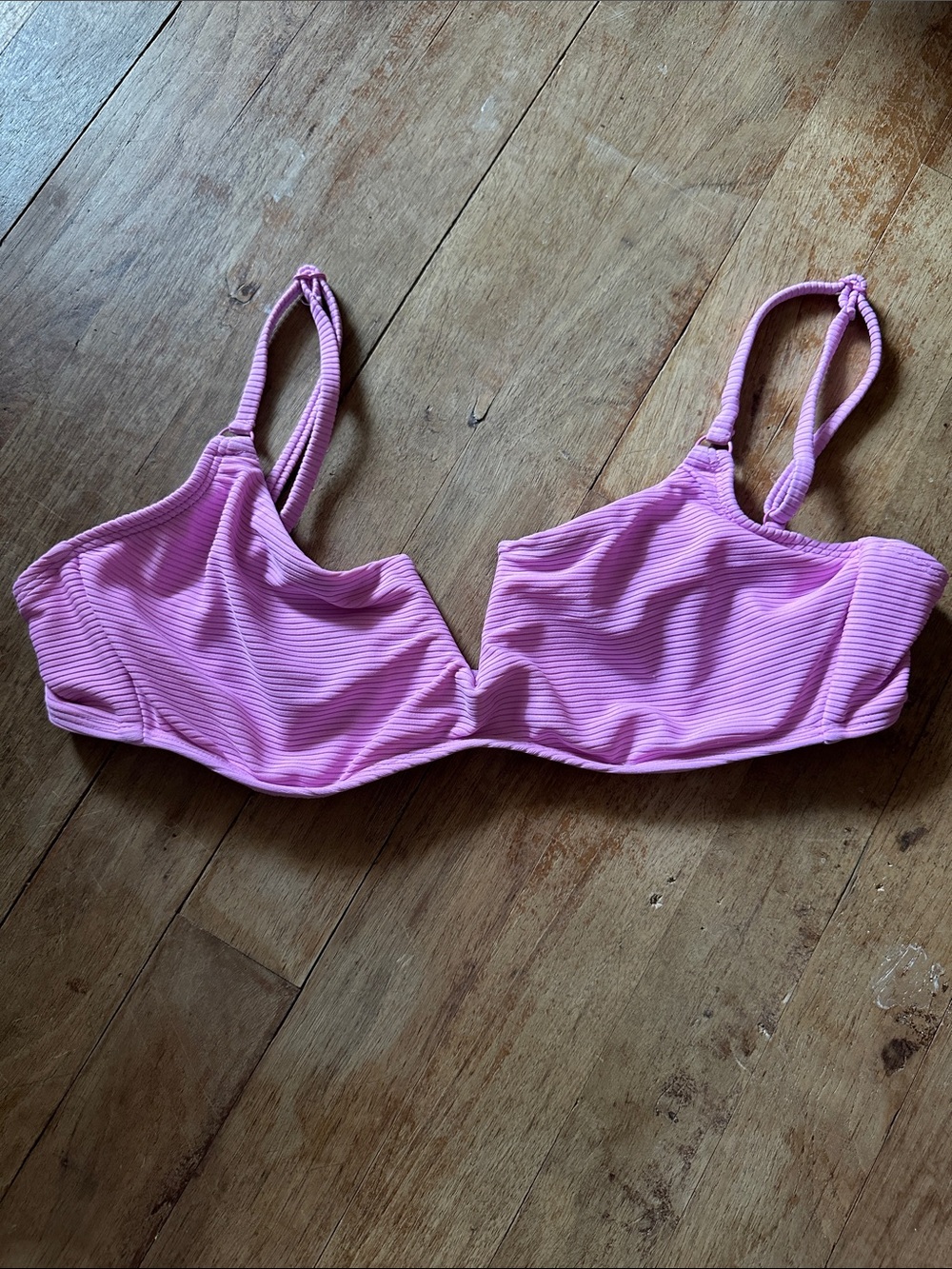 No Boundaries Magenta Ribbed Underwire Bikini Top - Size M